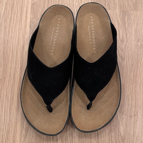 NWOT Sandals - Picture 2 of 3